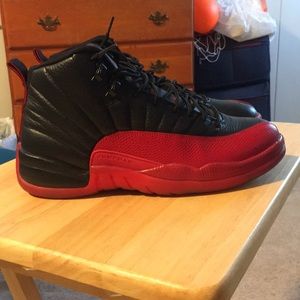 Air Jordan 12 retro Black & Red Size 10.5